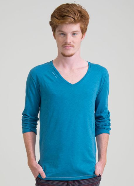 108961_0390_1_M_T-SHIRT-GOLA-V-ML-BASICA-BOLSINHO-OUTONO