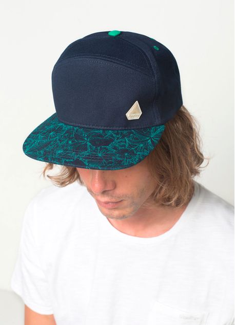 114876_2013_1_S_BONE-SNAPBACK-OUTLINE
