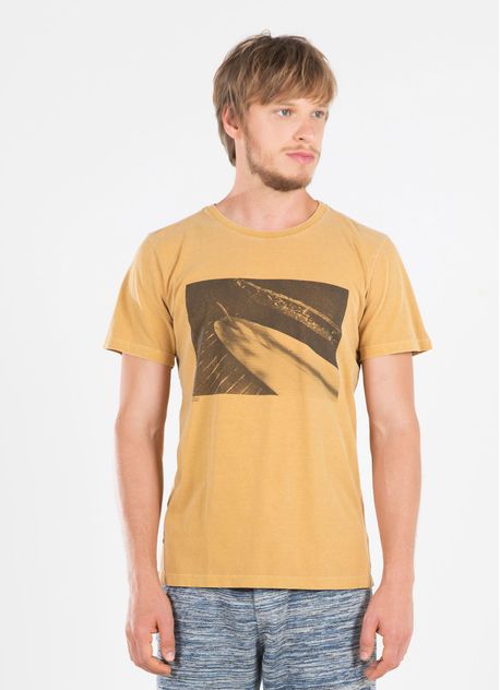 115979_0039_1_M_T-SHIRT-TINTURADA-MONOLITH-MONOGRAPHY