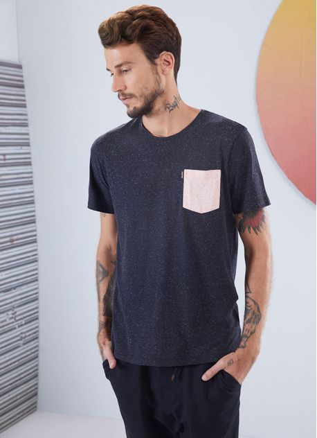 116732_021_1_M_T-SHIRT-BOTONE-BOLSINHO-PRIM-18
