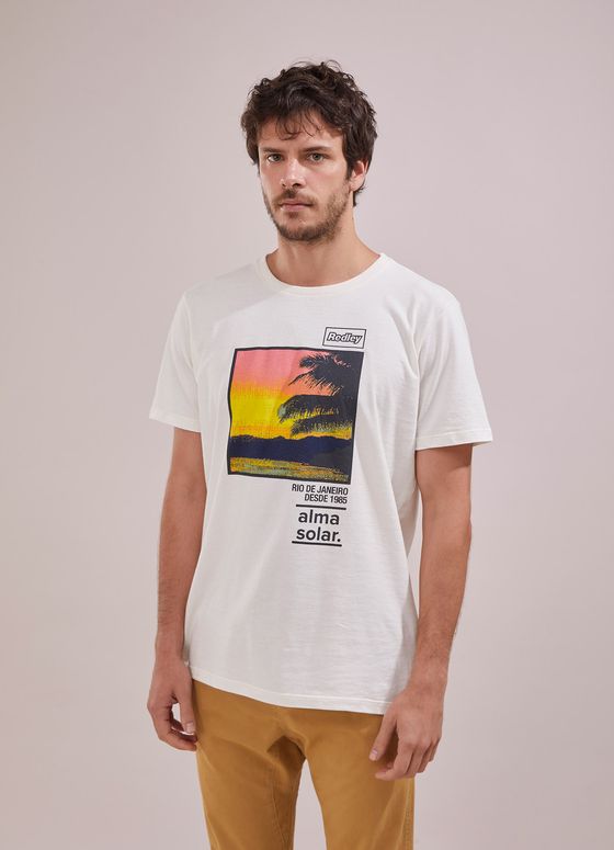 121065_654_1_M1064_T-SHIRT-TINTURADA-PORTRAIT