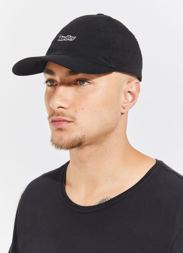 121866_021_1_S_BONE-DAD-REDLEY 121866_021_1_S_BONE-DAD-REDLEY