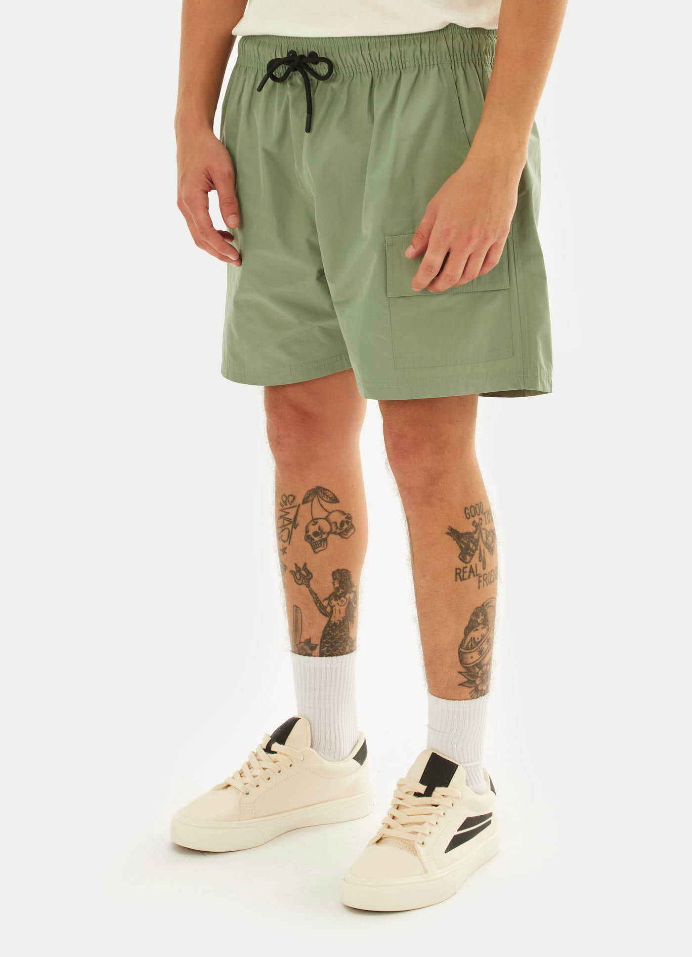 Bermuda cargo techno verde
