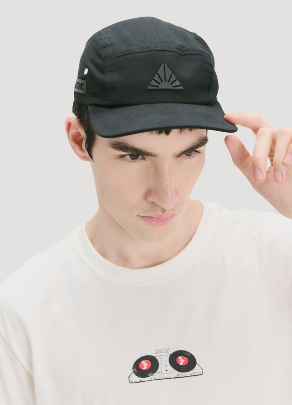 Boné five panel connections preto U Boné five panel connections preto U
