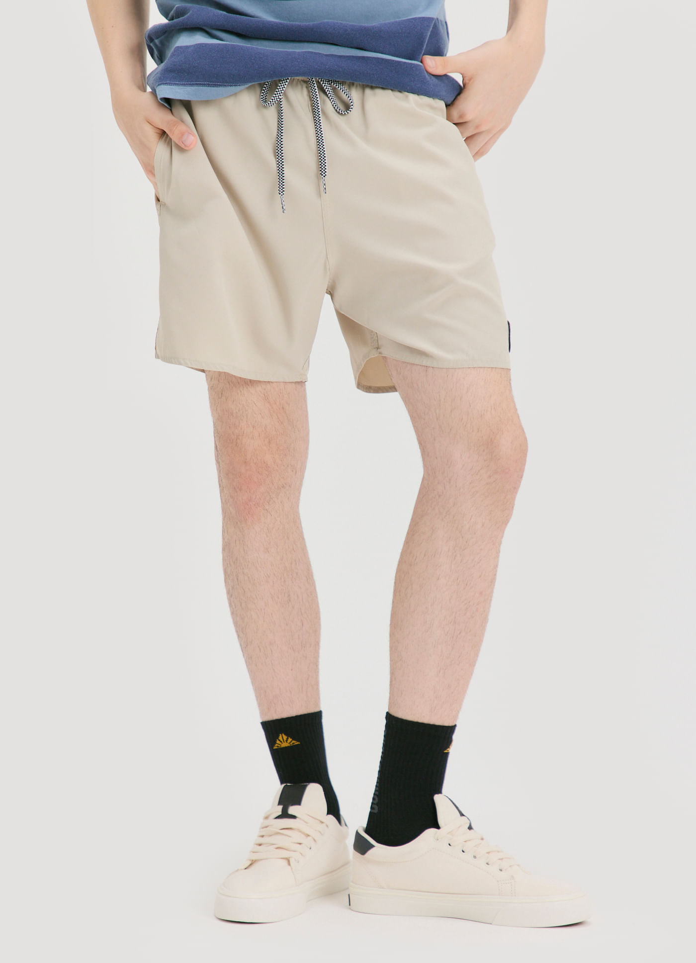 Short elástico classic liso areia