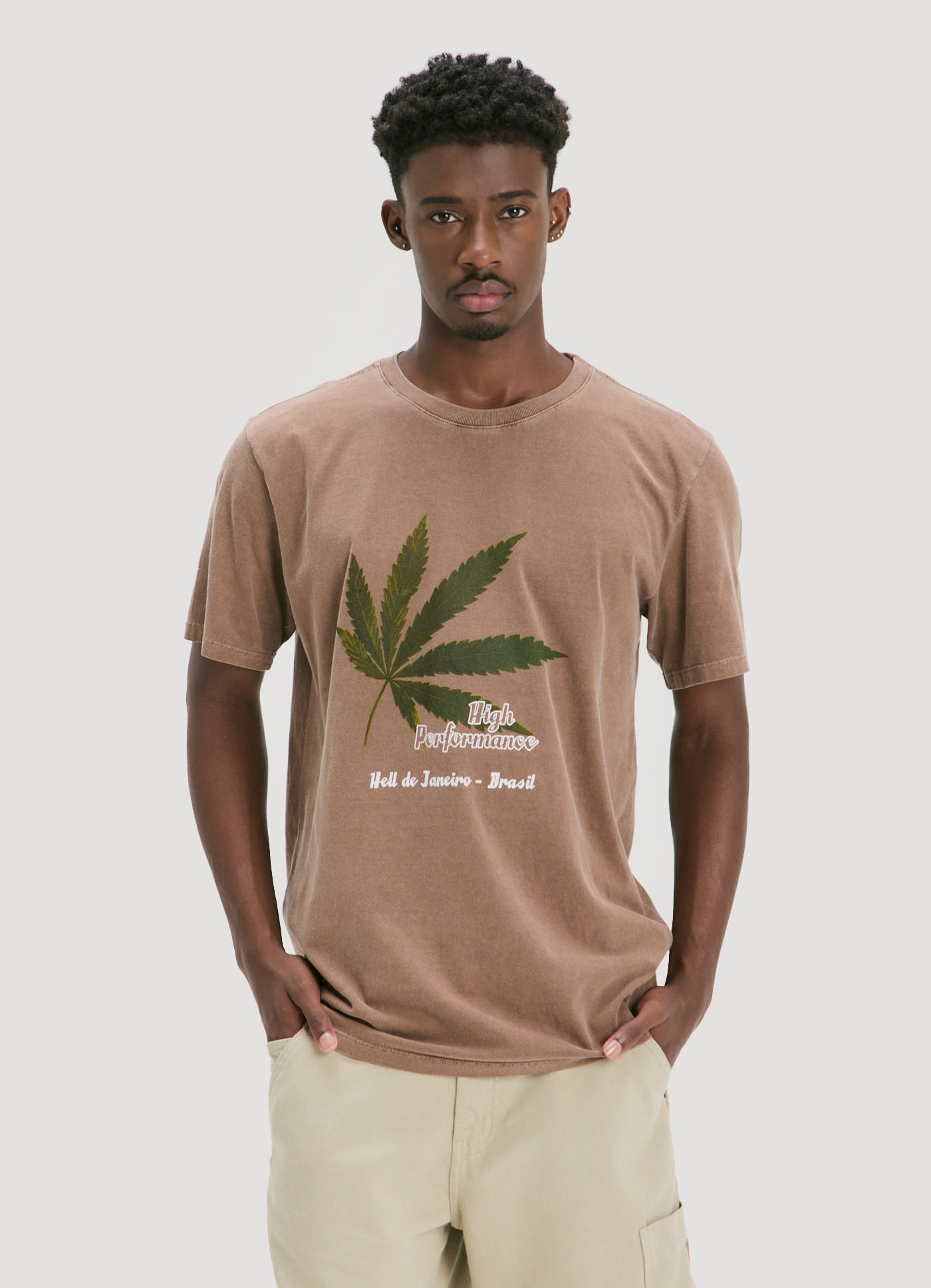 T-shirt estonada high performance marrom