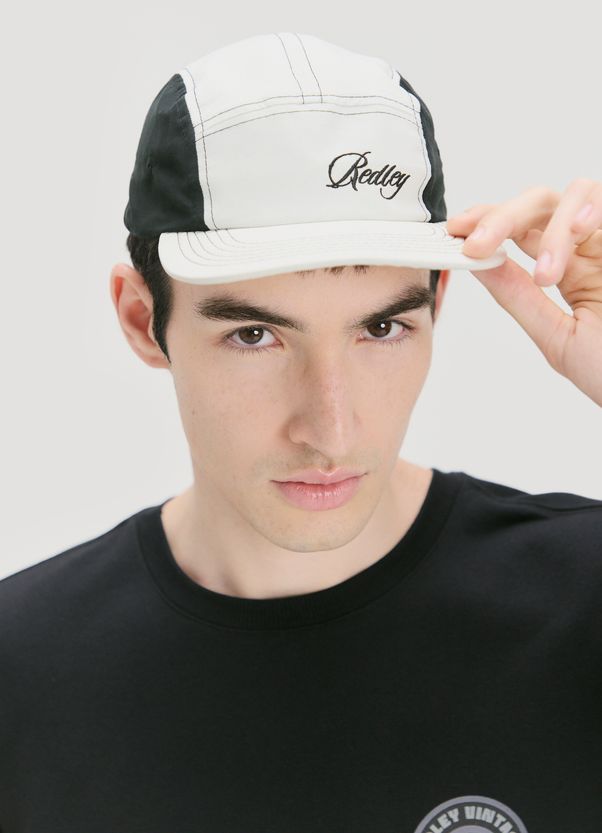 Boné five panel p&b off white U