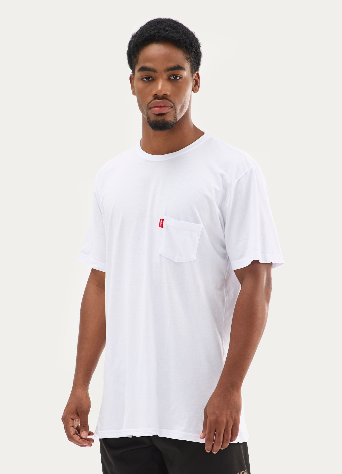 T-shirt básica bolsinho branco
