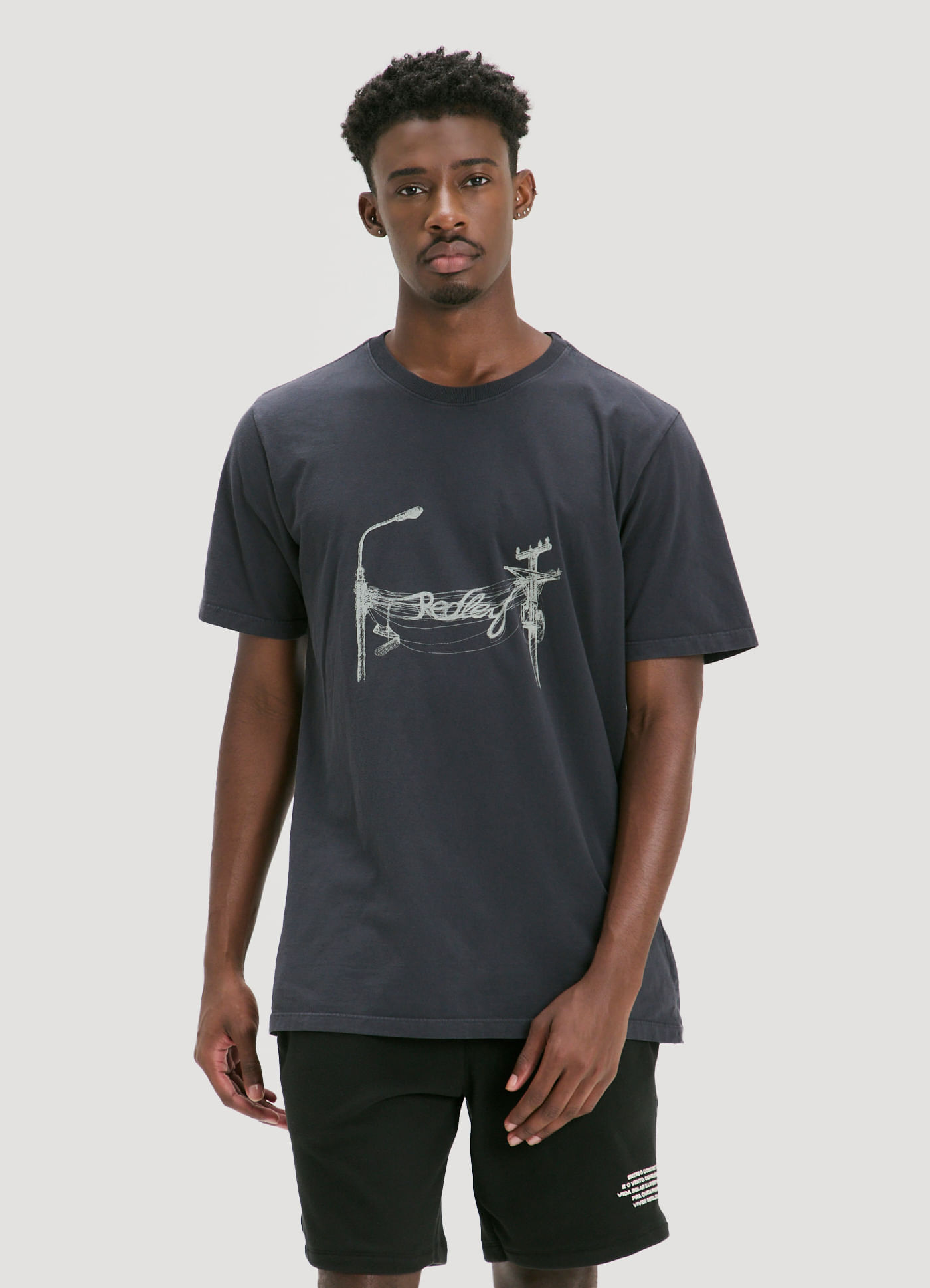 T-shirt estonada poste preto